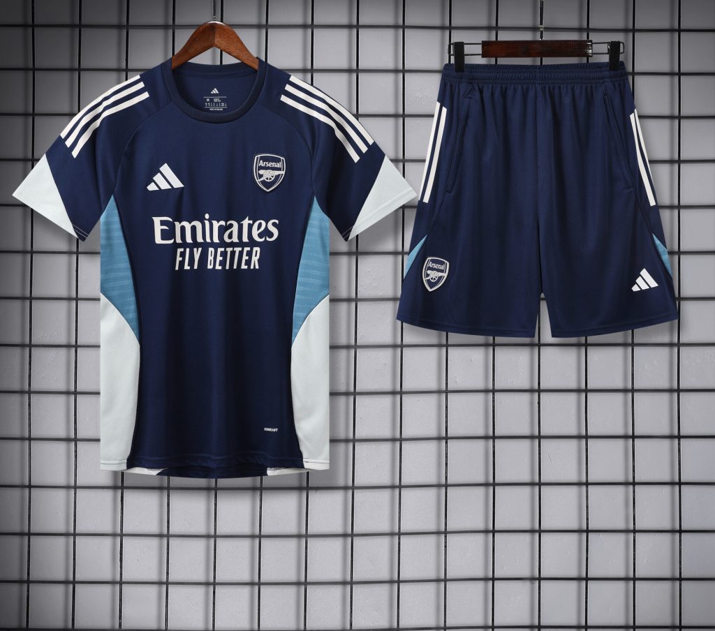 Conjunto de calentamiento Arsenal azul marino y blanco